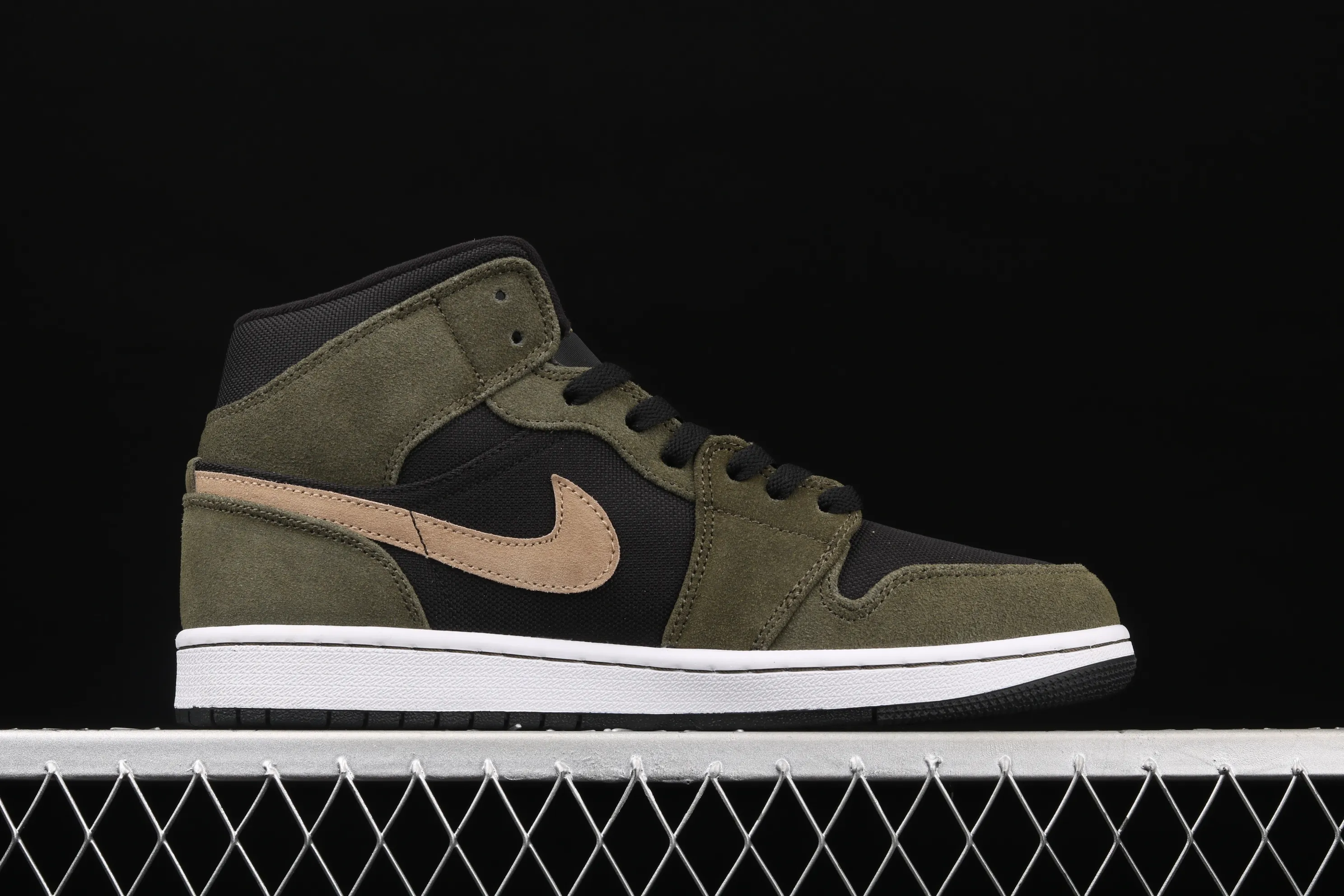 All Categories Air Jordan Jordan Series Basketball Shoes Air Jordan 1 Mid Air Jordan 1 Mid AJ1 Joe 1 Army Green Mid-top Versatile Casual Sports Shoes BQ6472-030